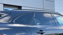 2022 (22) JAGUAR F-PACE 2.0 D200 R-Dynamic Black 5dr Auto AWD 5347088