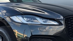 2022 (22) JAGUAR F-PACE 2.0 D200 R-Dynamic Black 5dr Auto AWD 5347070