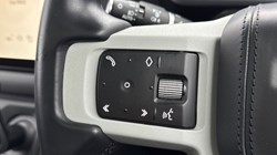 2022 (22) LAND ROVER DEFENDER 3.0 D300 HSE 110 5dr Auto 5113401