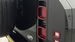 2022 (22) LAND ROVER DEFENDER 3.0 D300 HSE 110 5dr Auto 5113415