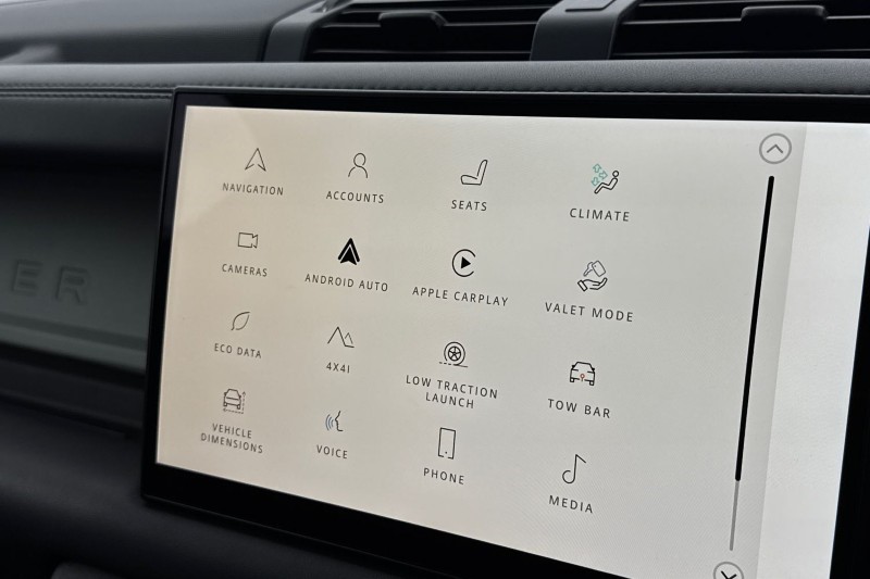 2022 (22) LAND ROVER DEFENDER 3.0 D300 HSE 110 5dr Auto 5113404