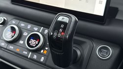 2022 (22) LAND ROVER DEFENDER 3.0 D300 HSE 110 5dr Auto 5113386