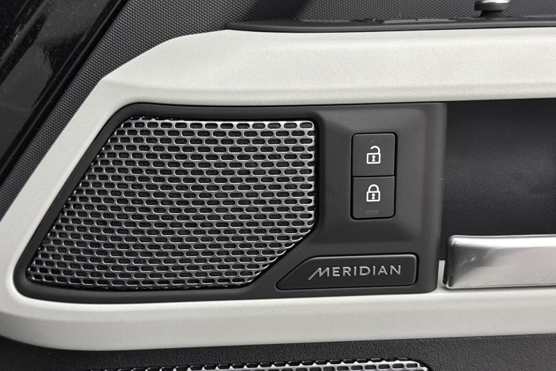 2022 (22) LAND ROVER DEFENDER 3.0 D300 HSE 110 5dr Auto 5113423