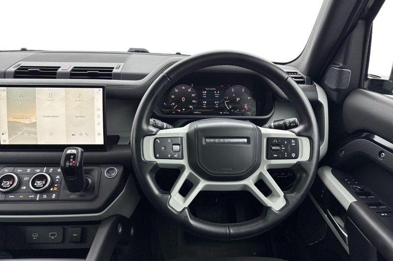 2022 (22) LAND ROVER DEFENDER 3.0 D300 HSE 110 5dr Auto 5113388