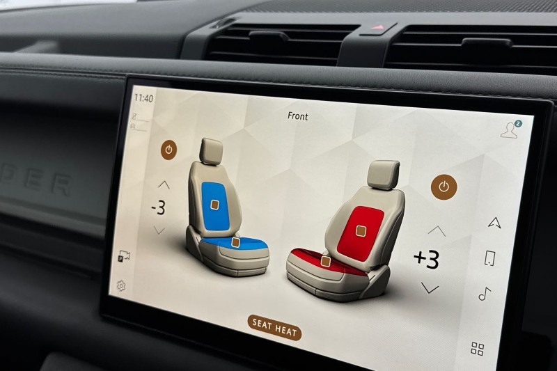 2022 (22) LAND ROVER DEFENDER 3.0 D300 HSE 110 5dr Auto 5113406