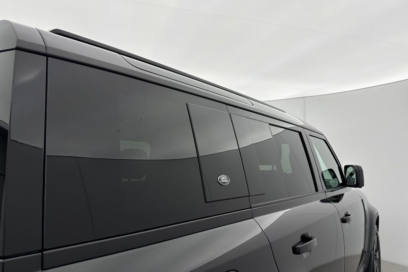 2022 (22) LAND ROVER DEFENDER 3.0 D300 HSE 110 5dr Auto 5113419