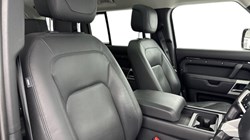2022 (22) LAND ROVER DEFENDER 3.0 D300 HSE 110 5dr Auto 5113400