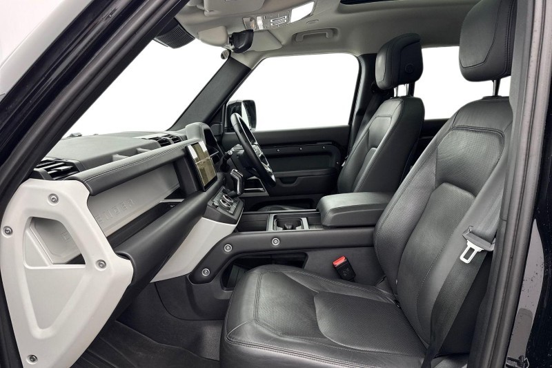 2022 (22) LAND ROVER DEFENDER 3.0 D300 HSE 110 5dr Auto 5113376