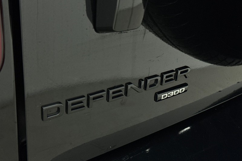 2022 (22) LAND ROVER DEFENDER 3.0 D300 HSE 110 5dr Auto 5113413