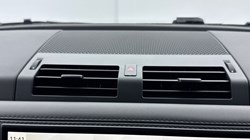 2022 (22) LAND ROVER DEFENDER 3.0 D300 HSE 110 5dr Auto 5113407