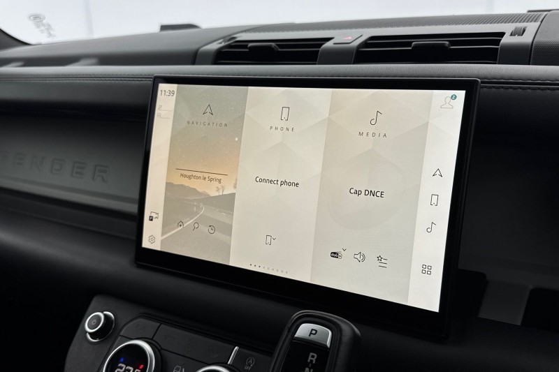 2022 (22) LAND ROVER DEFENDER 3.0 D300 HSE 110 5dr Auto 5113403