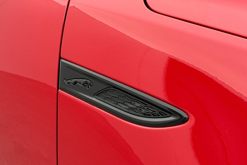 2022 (22) JAGUAR E-PACE 2.0 D200 R-Dynamic Black 5dr Auto 5116472