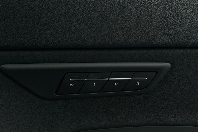 2022 (22) JAGUAR E-PACE 2.0 D200 R-Dynamic Black 5dr Auto 5116500