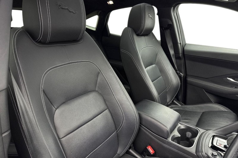 2022 (22) JAGUAR E-PACE 2.0 D200 R-Dynamic Black 5dr Auto 5116478