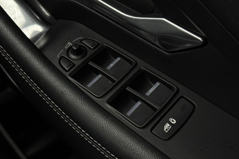 2022 (22) JAGUAR E-PACE 2.0 D200 R-Dynamic Black 5dr Auto 5116475