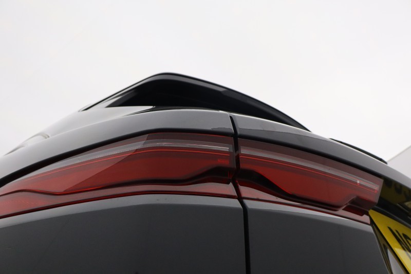 2023 (23) JAGUAR F-PACE 2.0 D200 R-Dynamic HSE 5dr Auto AWD 5128073