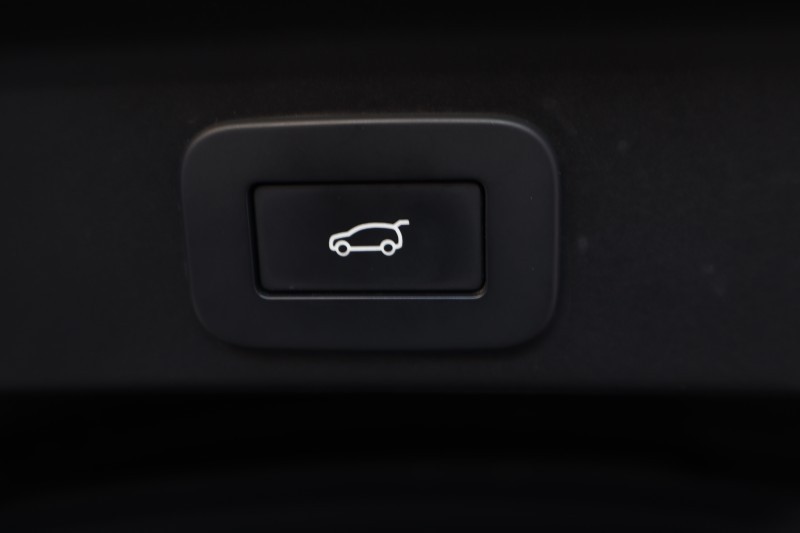 2023 (23) JAGUAR F-PACE 2.0 D200 R-Dynamic HSE 5dr Auto AWD 5128097