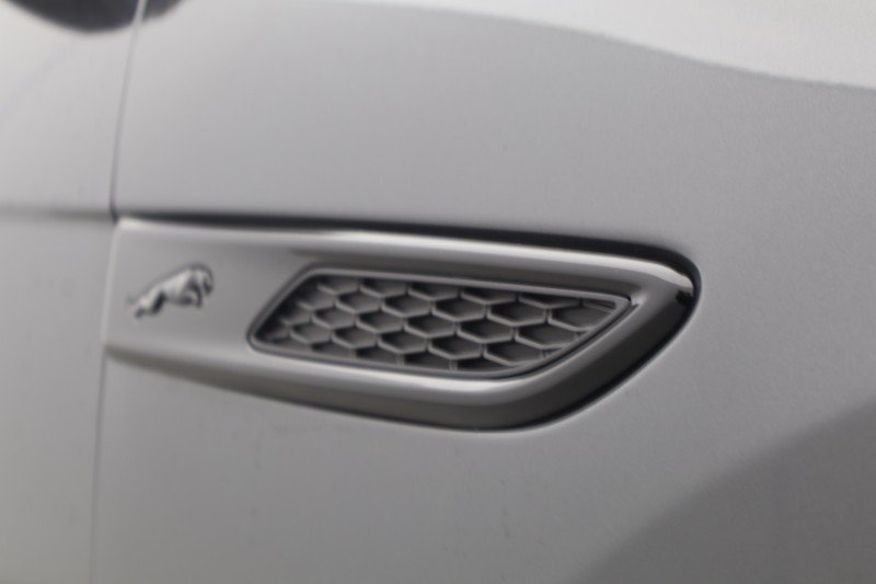 2023 (23) JAGUAR F-PACE 2.0 D200 R-Dynamic HSE 5dr Auto AWD 5128047