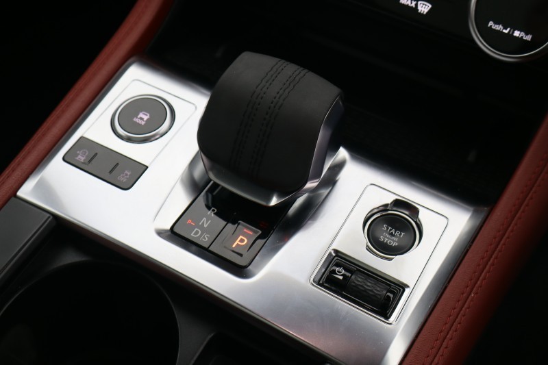 2023 (23) JAGUAR F-PACE 2.0 D200 R-Dynamic HSE 5dr Auto AWD 5128060