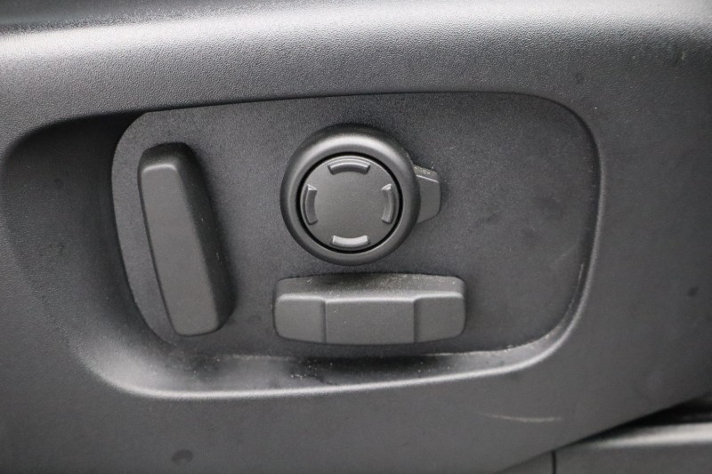 2023 (23) LAND ROVER DISCOVERY 3.0 D300 R-Dynamic SE 5dr Auto 5135030