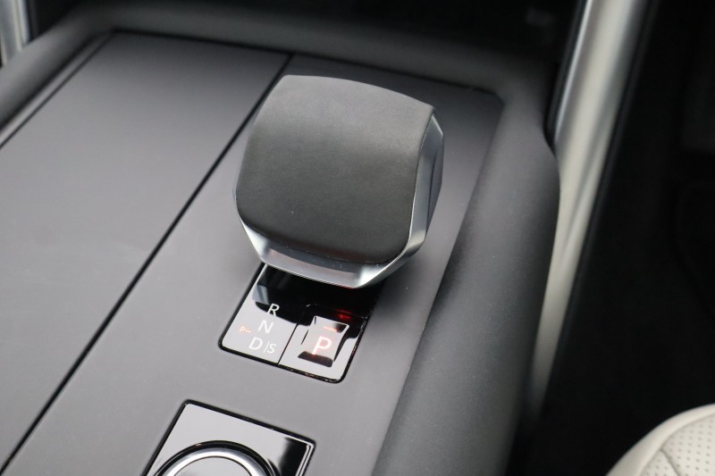 2023 (23) LAND ROVER DISCOVERY 3.0 D300 R-Dynamic SE 5dr Auto 5135052