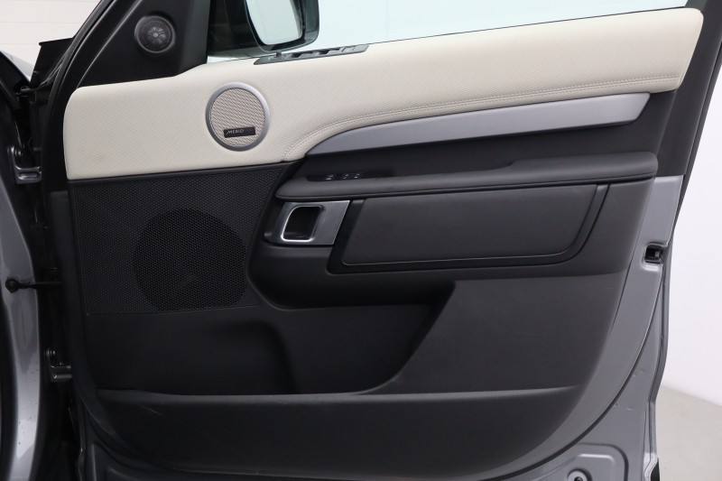 2023 (23) LAND ROVER DISCOVERY 3.0 D300 R-Dynamic SE 5dr Auto 5135026