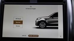 2023 (23) LAND ROVER DISCOVERY 3.0 D300 R-Dynamic SE 5dr Auto 5135065