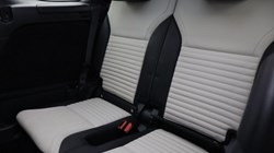 2023 (23) LAND ROVER DISCOVERY 3.0 D300 R-Dynamic SE 5dr Auto 5135044