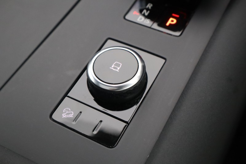 2023 (23) LAND ROVER DISCOVERY 3.0 D300 R-Dynamic SE 5dr Auto 5135053