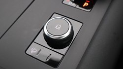 2023 (23) LAND ROVER DISCOVERY 3.0 D300 R-Dynamic SE 5dr Auto 5135053