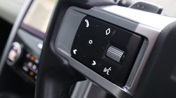 2023 (23) LAND ROVER DISCOVERY 3.0 D300 R-Dynamic SE 5dr Auto 5135033