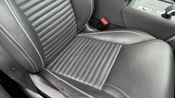 2024 (24) LAND ROVER DISCOVERY 3.0 D300 Dynamic HSE 5dr Auto 5863936