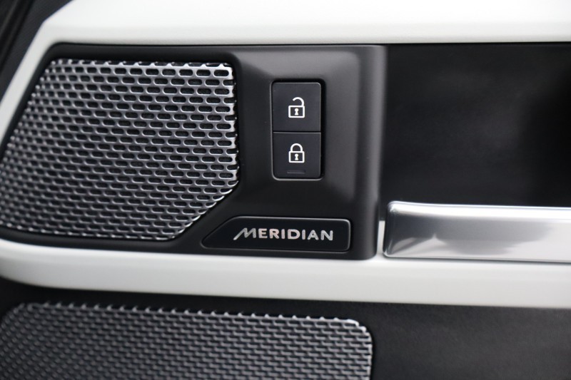 2024 (24) LAND ROVER DEFENDER 2.0 P400e X-Dynamic HSE 110 5dr Auto 5136214