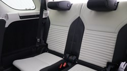 2025 (74) LAND ROVER DISCOVERY 3.0 D350 Dynamic HSE 5dr Auto 5135282