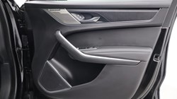 2024 (74) F-pace Special Edi 2.0 P400e R-Dynamic HSE Black 90th Anniv 5dr Auto 5137576