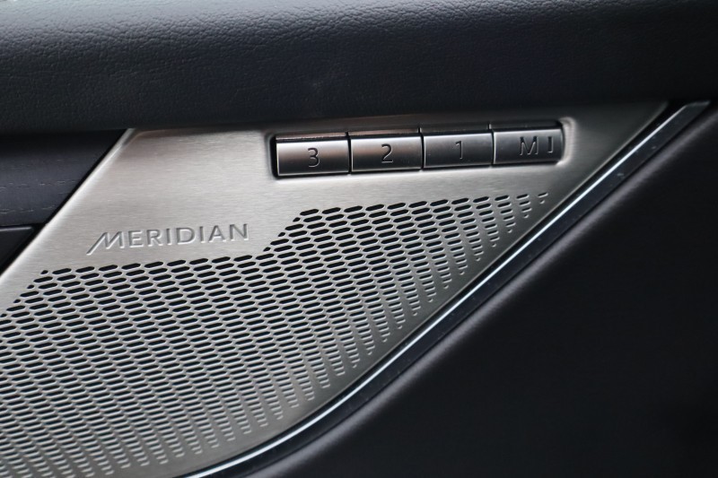 2024 (74) F-pace Special Edi 2.0 P400e R-Dynamic HSE Black 90th Anniv 5dr Auto 5137567