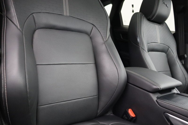 2024 (74) F-pace Special Edi 2.0 P400e R-Dynamic HSE Black 90th Anniv 5dr Auto 5137581