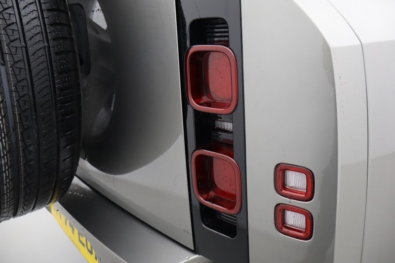 2025 (74) LAND ROVER DEFENDER 3.0 D350 X-Dynamic HSE 110 5dr Auto [7 Seat] 5149084