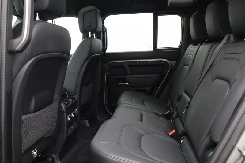 2025 (74) LAND ROVER DEFENDER 3.0 D350 X-Dynamic HSE 110 5dr Auto [7 Seat] 5149093