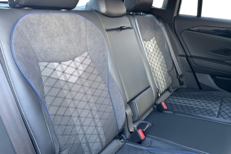  VOLKSWAGEN TIGUAN 2.0 TDI R-Line 5dr DSG 4911318