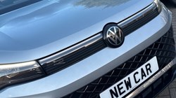 VOLKSWAGEN TIGUAN 2.0 TDI R-Line 5dr DSG 4911348