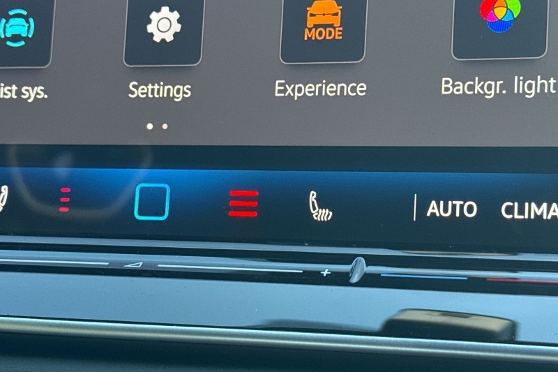  VOLKSWAGEN TIGUAN 2.0 TDI R-Line 5dr DSG 4911341