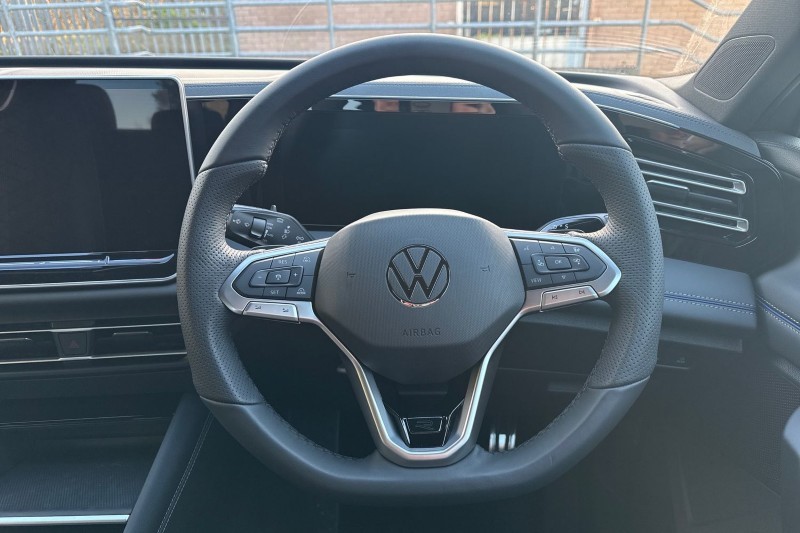  VOLKSWAGEN TIGUAN 2.0 TDI R-Line 5dr DSG 4911331