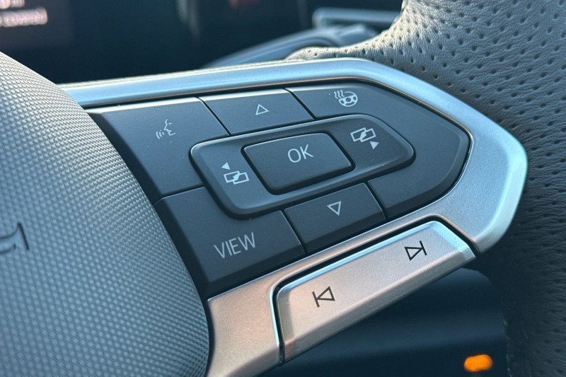  VOLKSWAGEN TIGUAN 2.0 TDI R-Line 5dr DSG 4911333