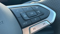 VOLKSWAGEN TIGUAN 2.0 TDI R-Line 5dr DSG 4911333