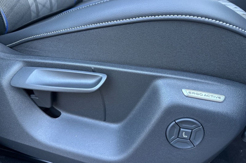  VOLKSWAGEN TIGUAN 2.0 TDI R-Line 5dr DSG 4911328