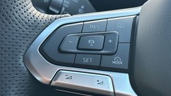 VOLKSWAGEN TIGUAN 2.0 TDI R-Line 5dr DSG 4911332