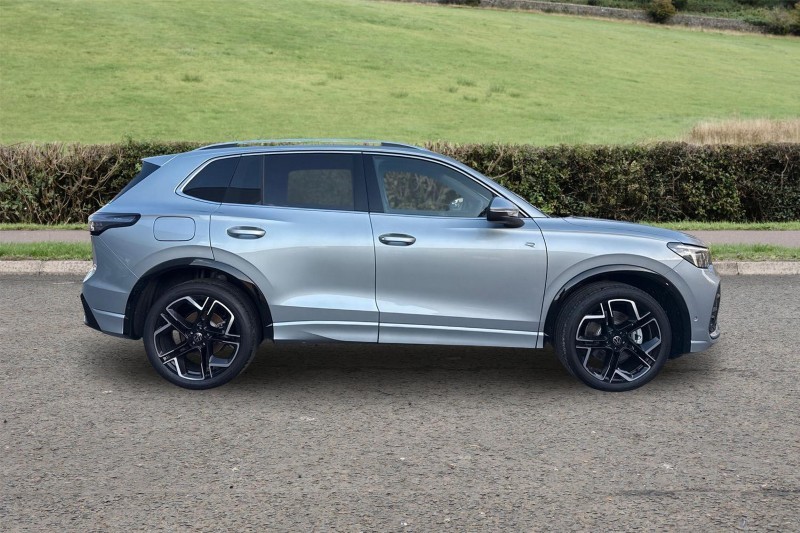  VOLKSWAGEN TIGUAN 2.0 TDI R-Line 5dr DSG 4911319