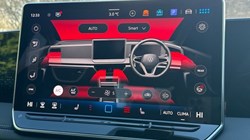 VOLKSWAGEN TIGUAN 2.0 TDI R-Line 5dr DSG 4911339