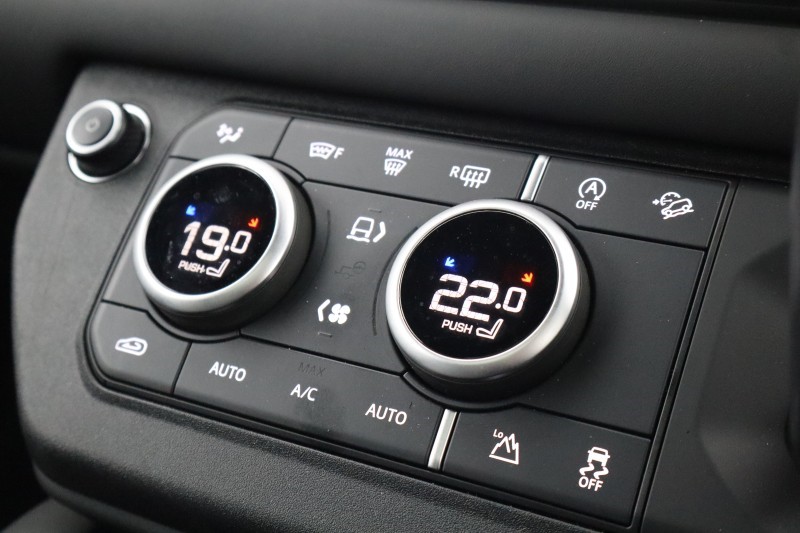 2024 (24) LAND ROVER DEFENDER 3.0 D250 X-Dynamic HSE 90 3dr Auto 5160056